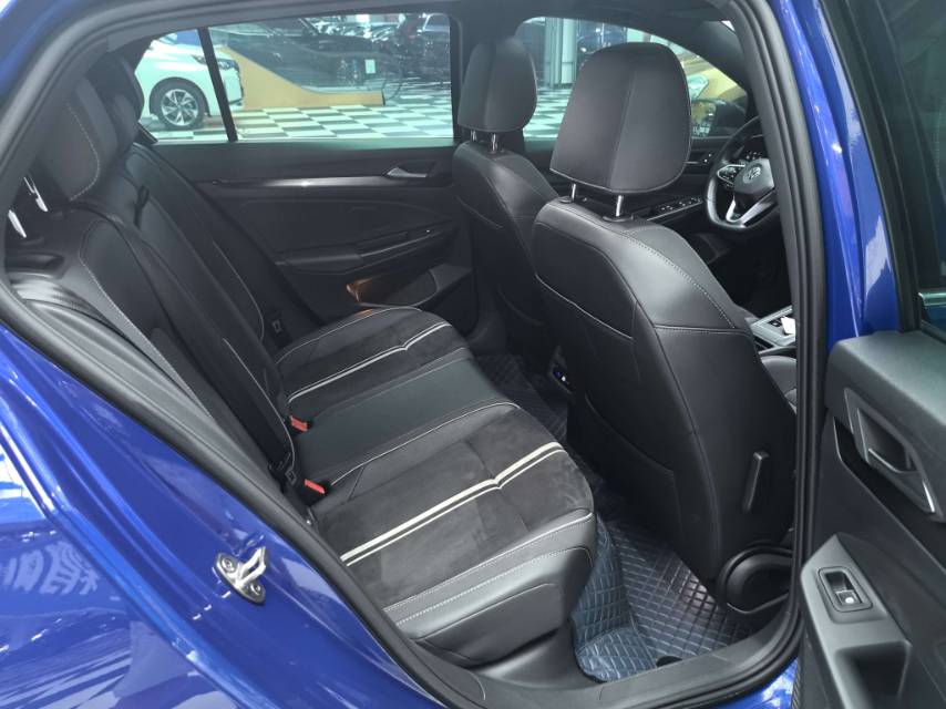 Volkswagen Golf 2021 car image #11