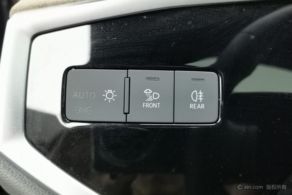 Audi Q3 2025 car image #12