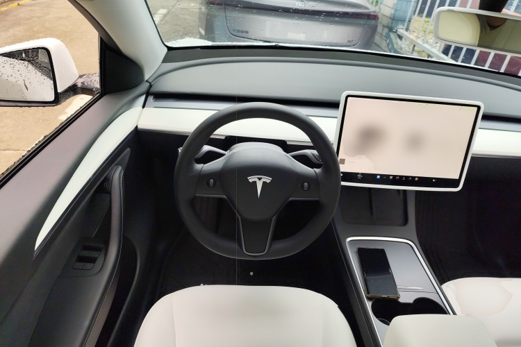 Tesla Model Y 2023 #11 Tesla Model Y 2023 car image #11