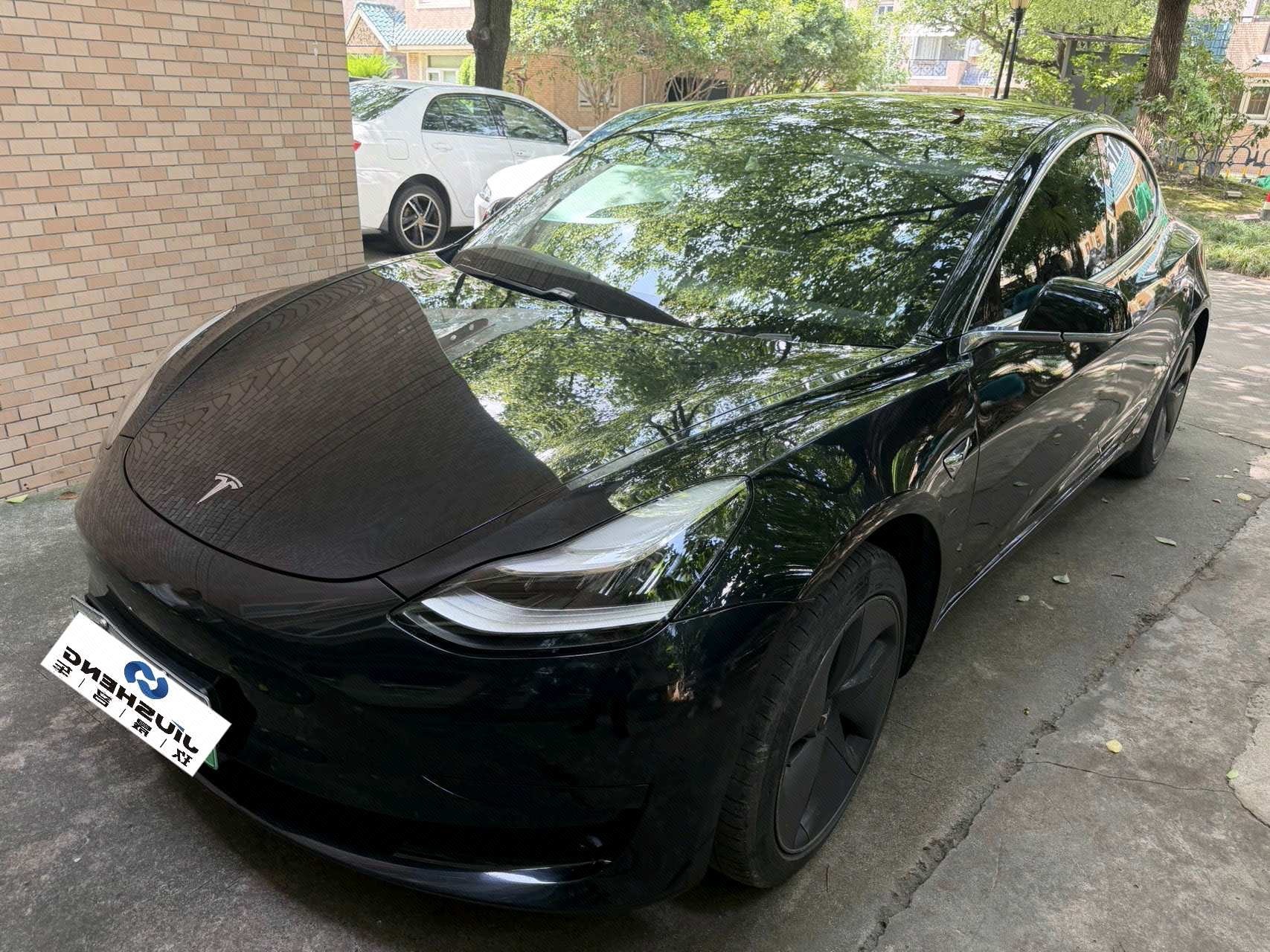 Tesla Model 3 2020 car image 
