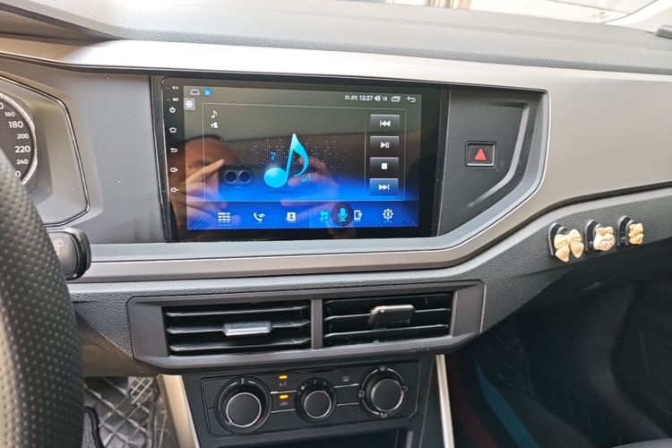 Volkswagen Polo 2020 car image #17