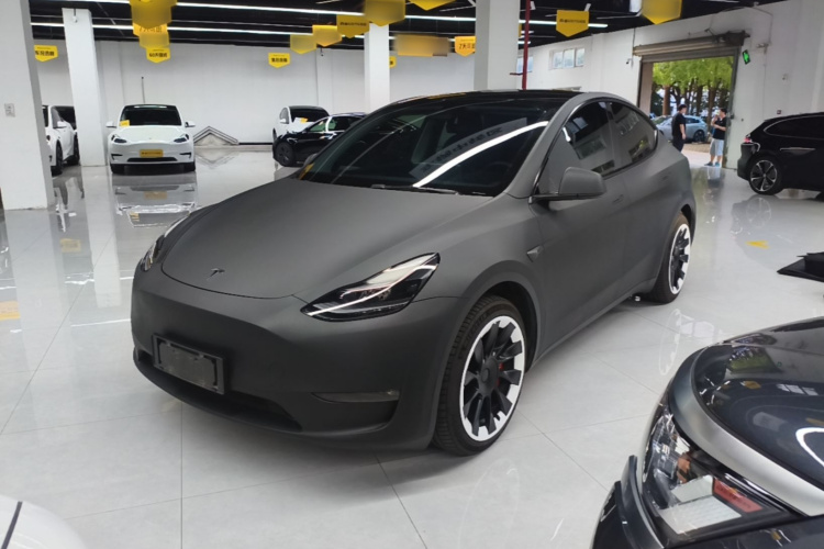 Tesla Model Y 2021 car image #2
