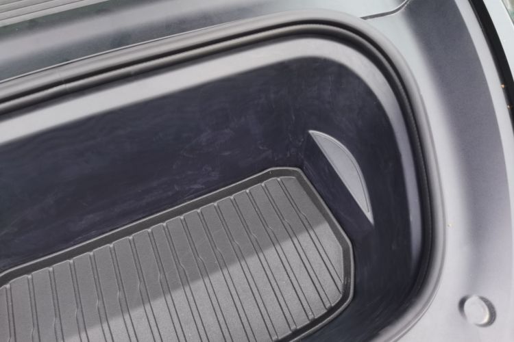 Tesla Model Y 2022 #25 Tesla Model Y 2022 car image #25
