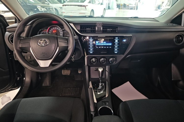 Toyota Corolla 2018 immagine di auto #10