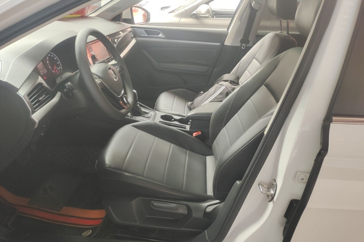 Volkswagen Lavida 2018 car image #15