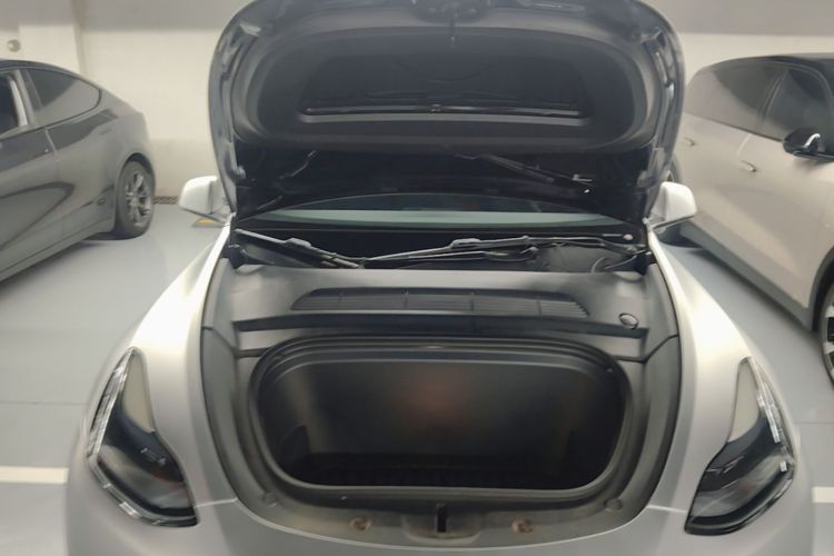 Tesla Model Y 2023 #20 Tesla Model Y 2023 car image #20