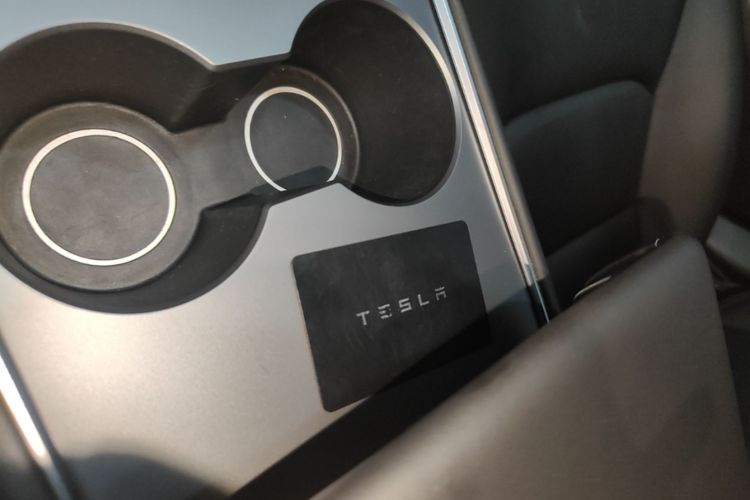 Tesla Model 3 2021 car image #9