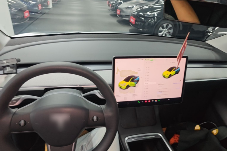 Tesla Model Y 2023 #10 Tesla Model Y 2023 car image #10