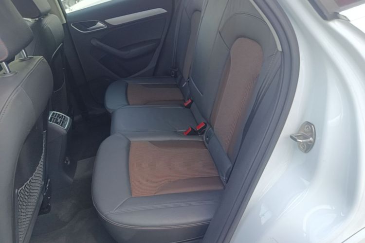 Audi Q3 2016 immagine di auto #13