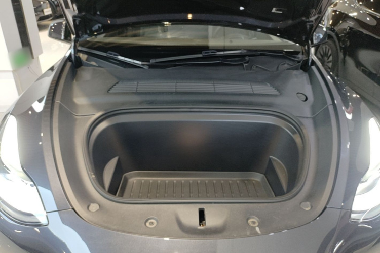 Tesla Model Y 2024 #20 Tesla Model Y 2024 car image #20