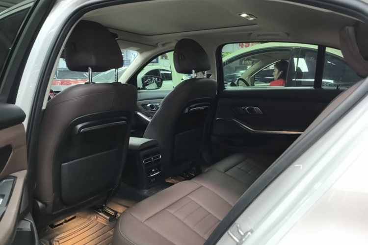 BMW 3 Series 2021 imagen de coche #17