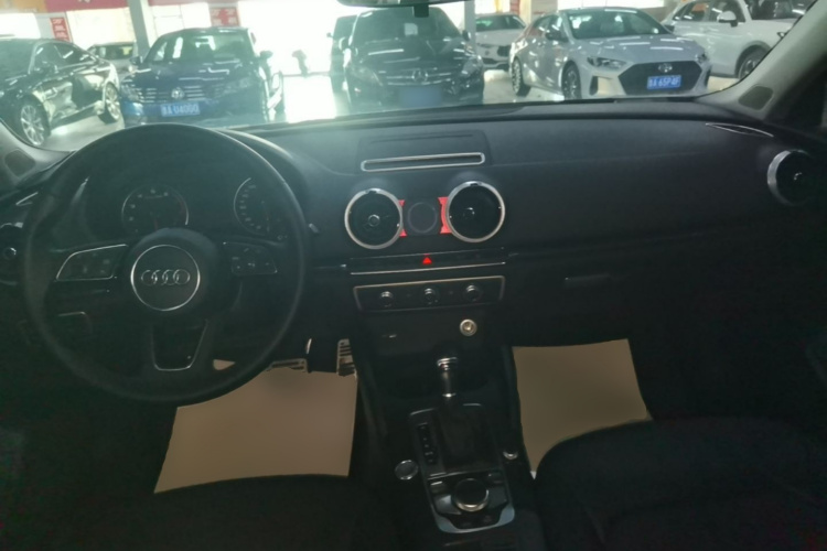 Audi A3 2017 car image #11