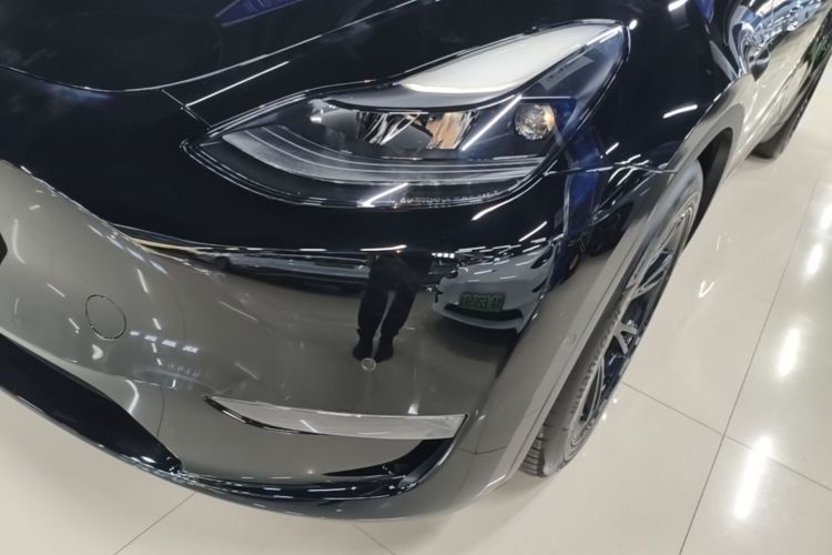 Tesla Model Y 2022 car image #23