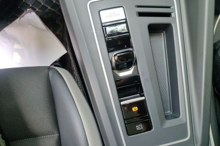 Volkswagen Golf 2022 car image #14