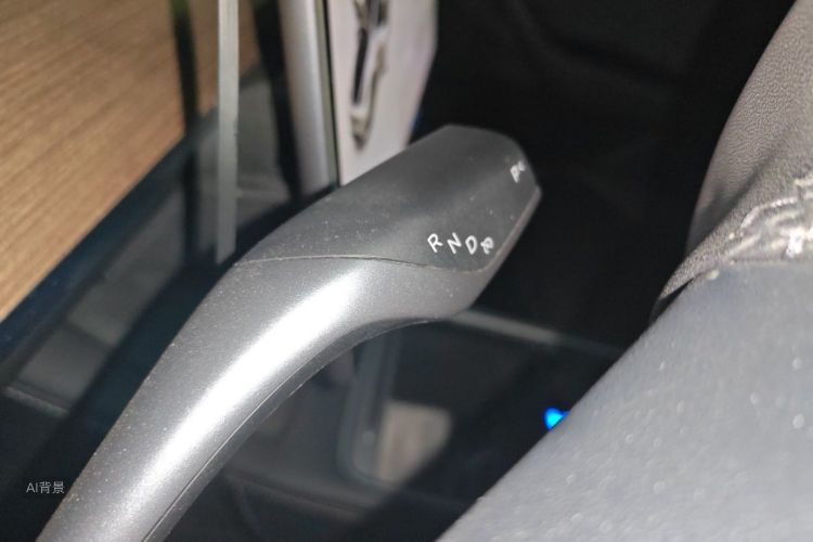Tesla Model Y 2021 car image #16