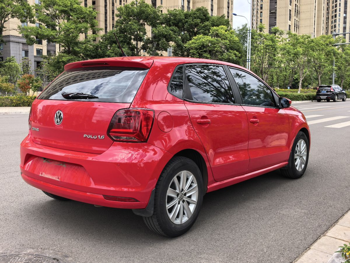Volkswagen Polo 2014 car image #4