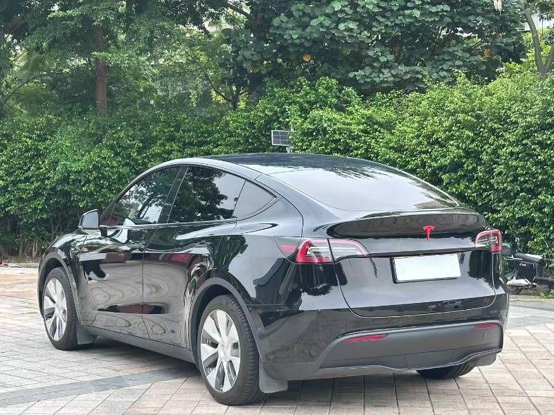 Tesla Model Y 2023 car image #4