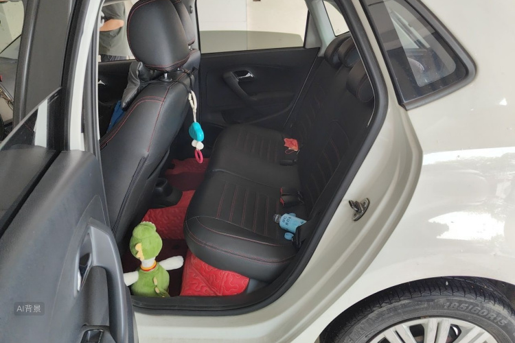 Volkswagen Polo 2017 car image #19