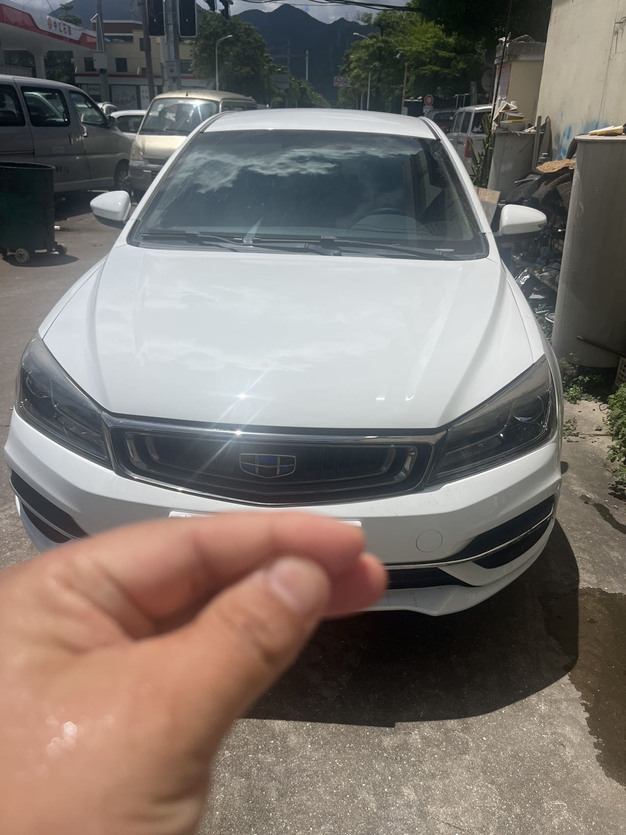 GEELY Emgrand 2018 #2 GEELY Emgrand 2018 car image #2