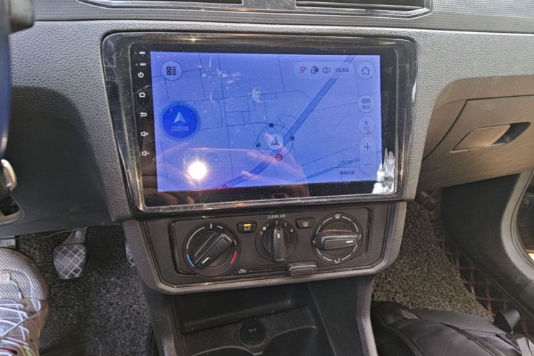 Volkswagen Santana 2017 car image #13