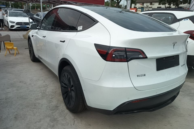 Tesla Model Y 2022 #5 Tesla Model Y 2022 car image #5
