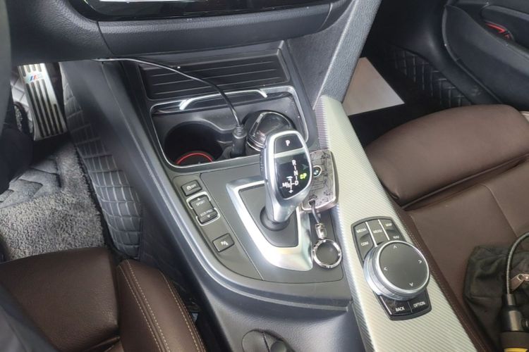 BMW 3 Series 2018 #14 BMW 3 Series 2018 car image #14