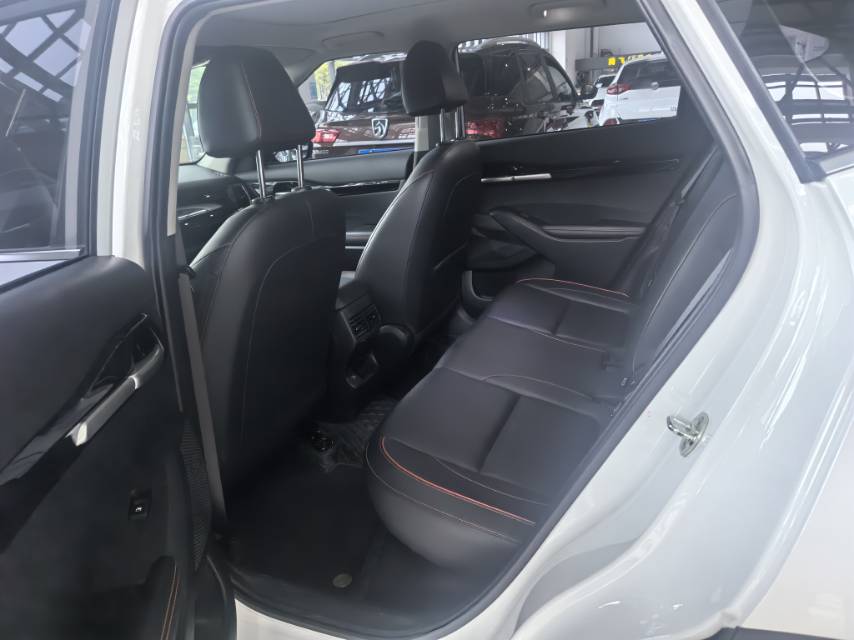 Kia Seltos 2023 car image #6