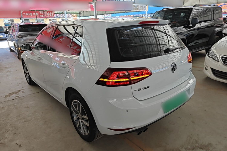 Volkswagen Golf 2017 car image #5