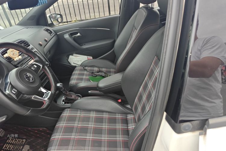 Volkswagen Polo 2016 car image #17