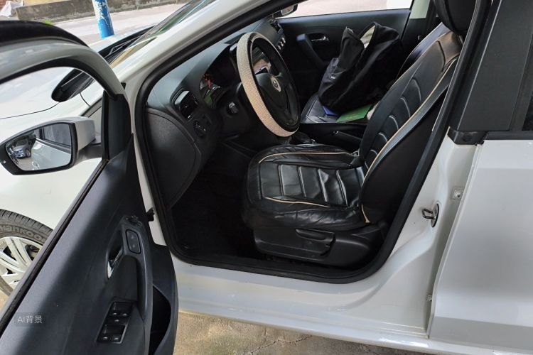 Volkswagen Polo 2019 car image #18