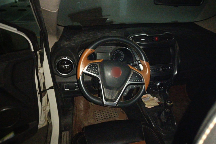 BYD Yuan 2016 #11 BYD Yuan 2016 car image #11