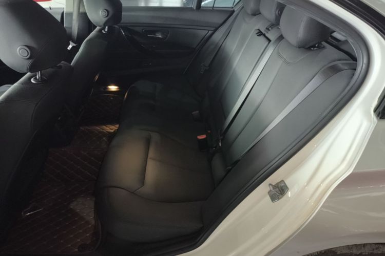 BMW 3 Series 2017 #17 BMW 3 Series 2017 car image #17