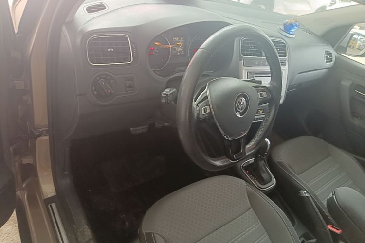 Volkswagen Polo 2016 #10 Volkswagen Polo 2016 car image #10