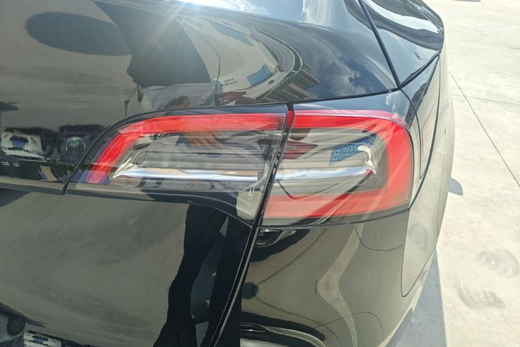 Tesla Model Y 2023 #8 Tesla Model Y 2023 immagine di auto #8