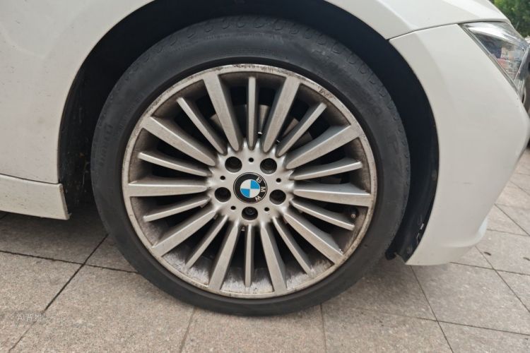 BMW 3 Series 2018 car image #9