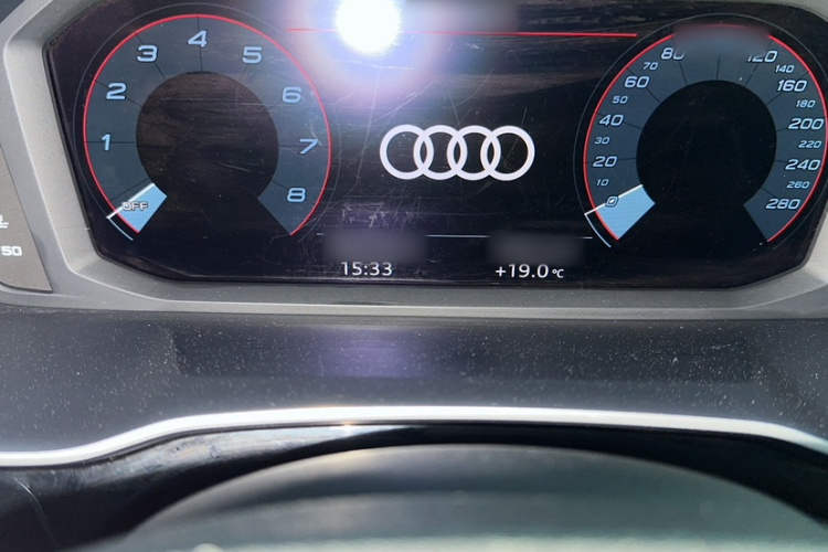 Audi Q3 2022 car image #16