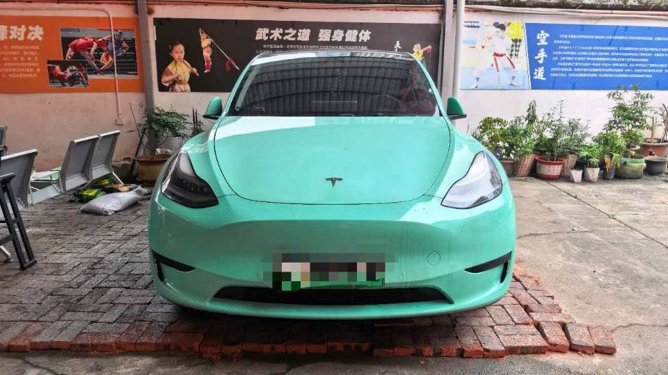Tesla Model Y 2023 #2 Tesla Model Y 2023 car image #2
