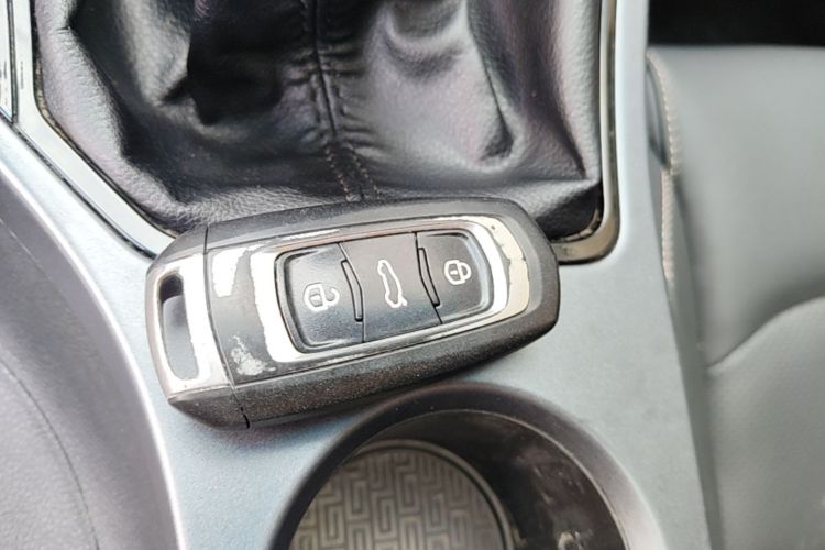 GEELY Emgrand 2019 #14 GEELY Emgrand 2019 car image #14