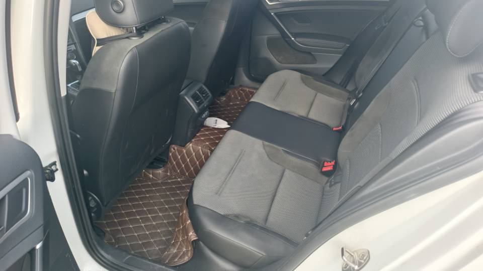 Volkswagen Golf 2019 car image #3