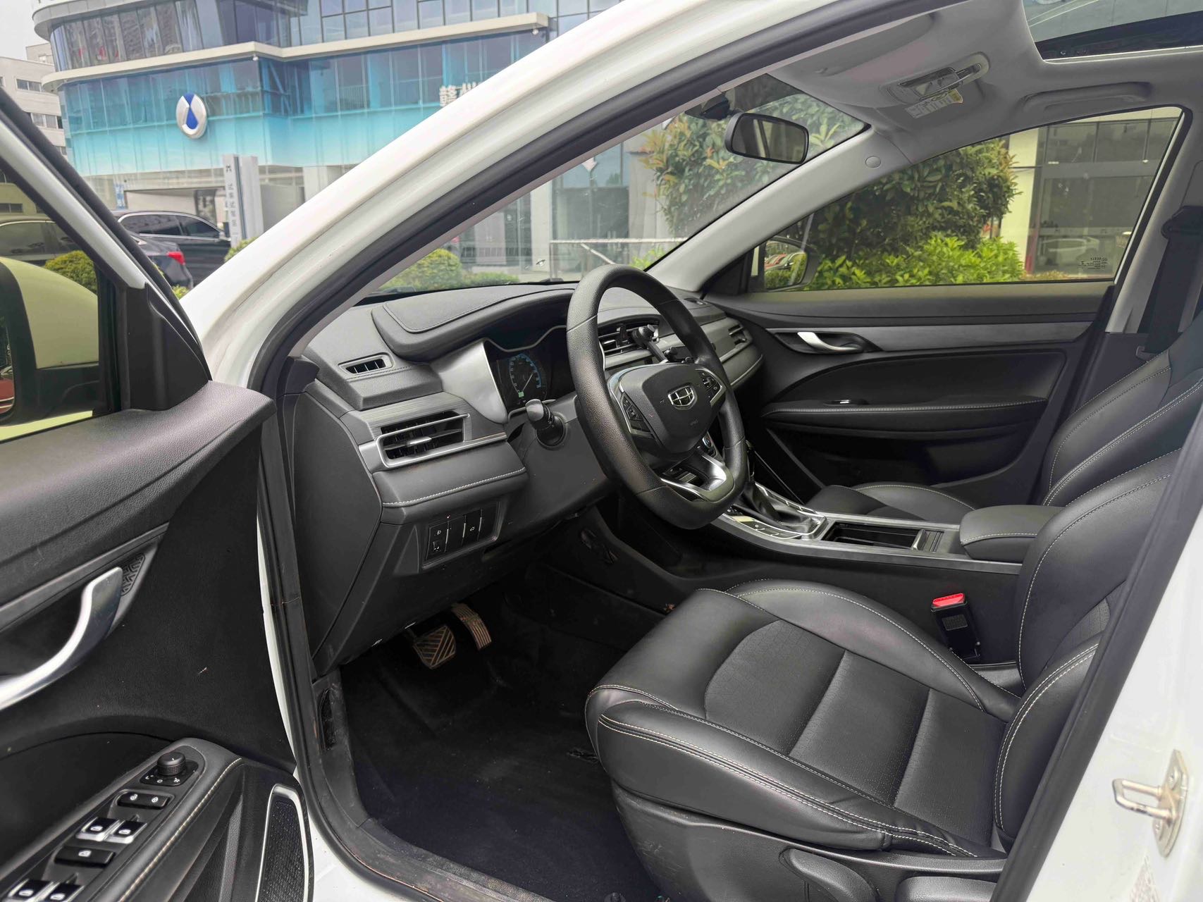 GEELY Emgrand 2021 car image #4