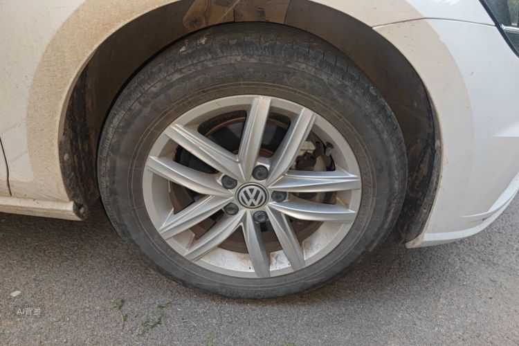 Volkswagen Golf 2019 car image #9
