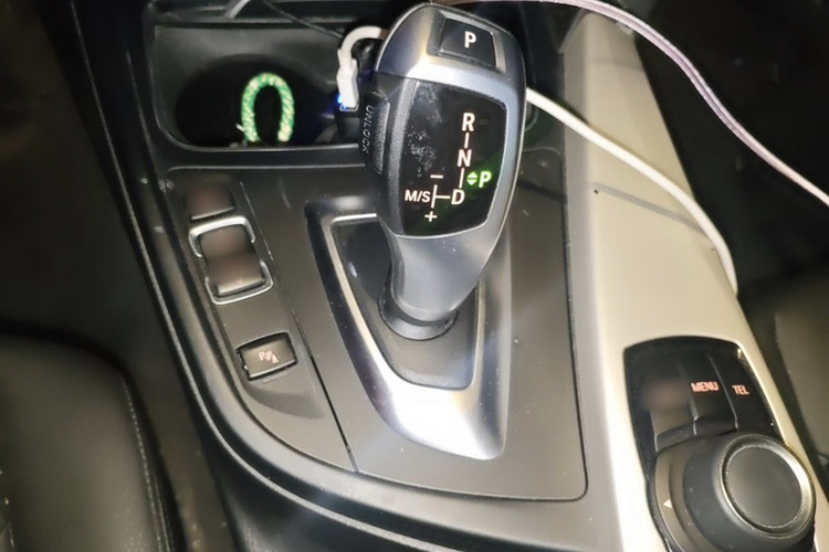 BMW 3 Series GT 2016 immagine di auto #12