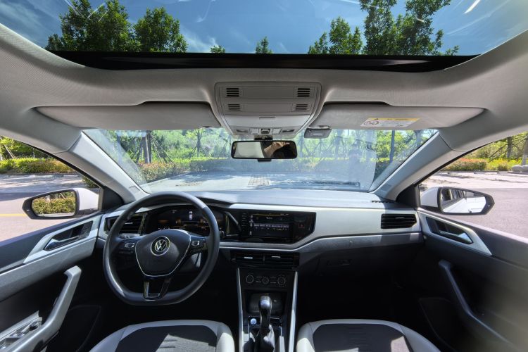 Volkswagen Polo 2023 car image #13