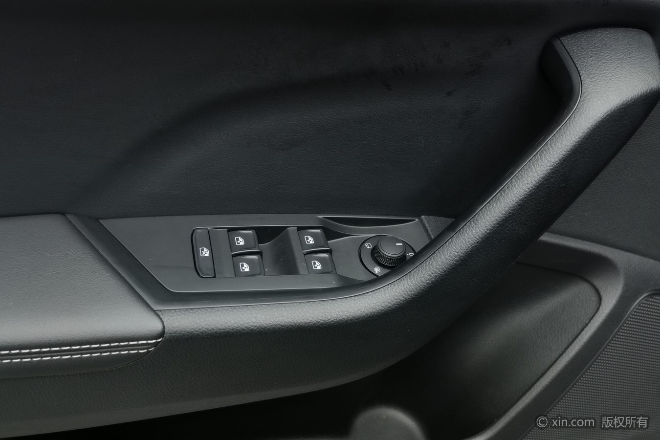 Skoda Superb 2025 car image #9