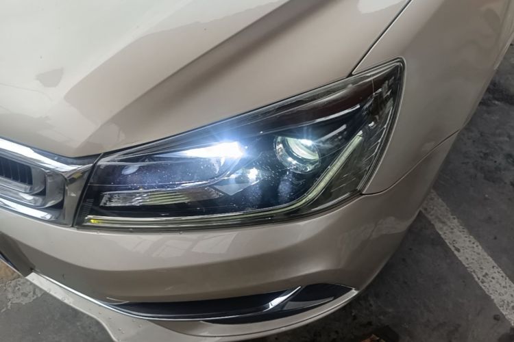 GEELY Emgrand 2019 #23 GEELY Emgrand 2019 car image #23
