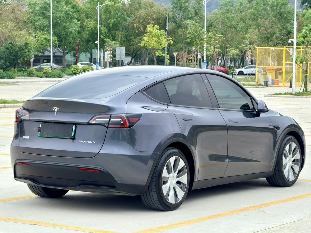 Tesla Model Y 2021 #7 Tesla Model Y 2021 car image #7