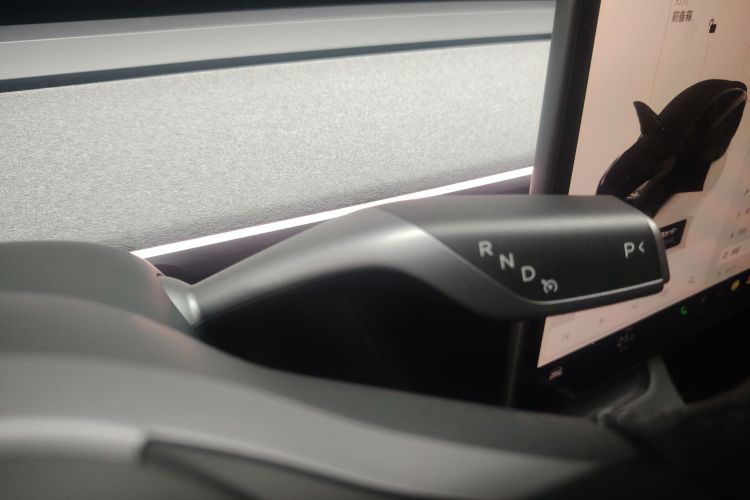 Tesla Model Y 2023 #18 Tesla Model Y 2023 car image #18