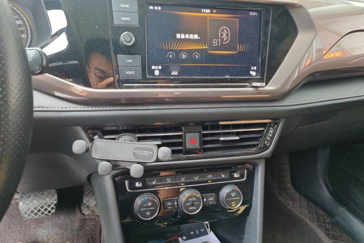 Volkswagen Tharu 2019 car image #17