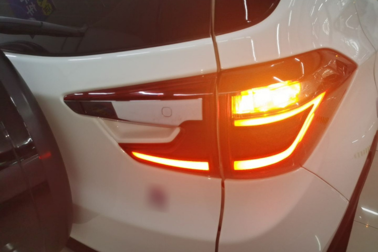 BYD Yuan New Energy 2019 car image #8