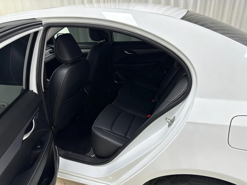 GEELY Emgrand 2021 #18 GEELY Emgrand 2021 car image #18